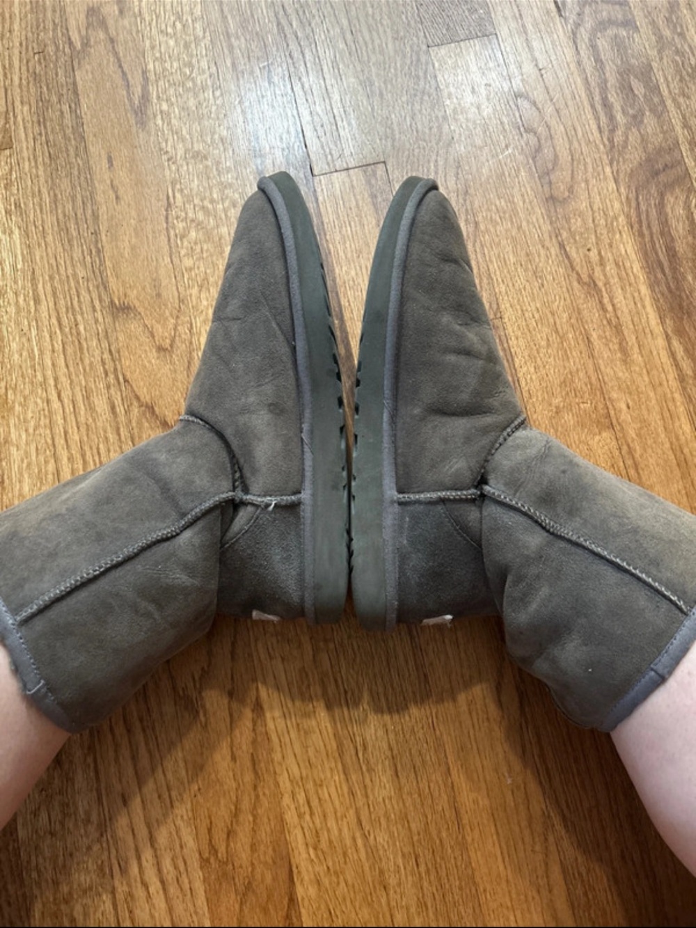 UGG Men's Short Suede Boots - Olive